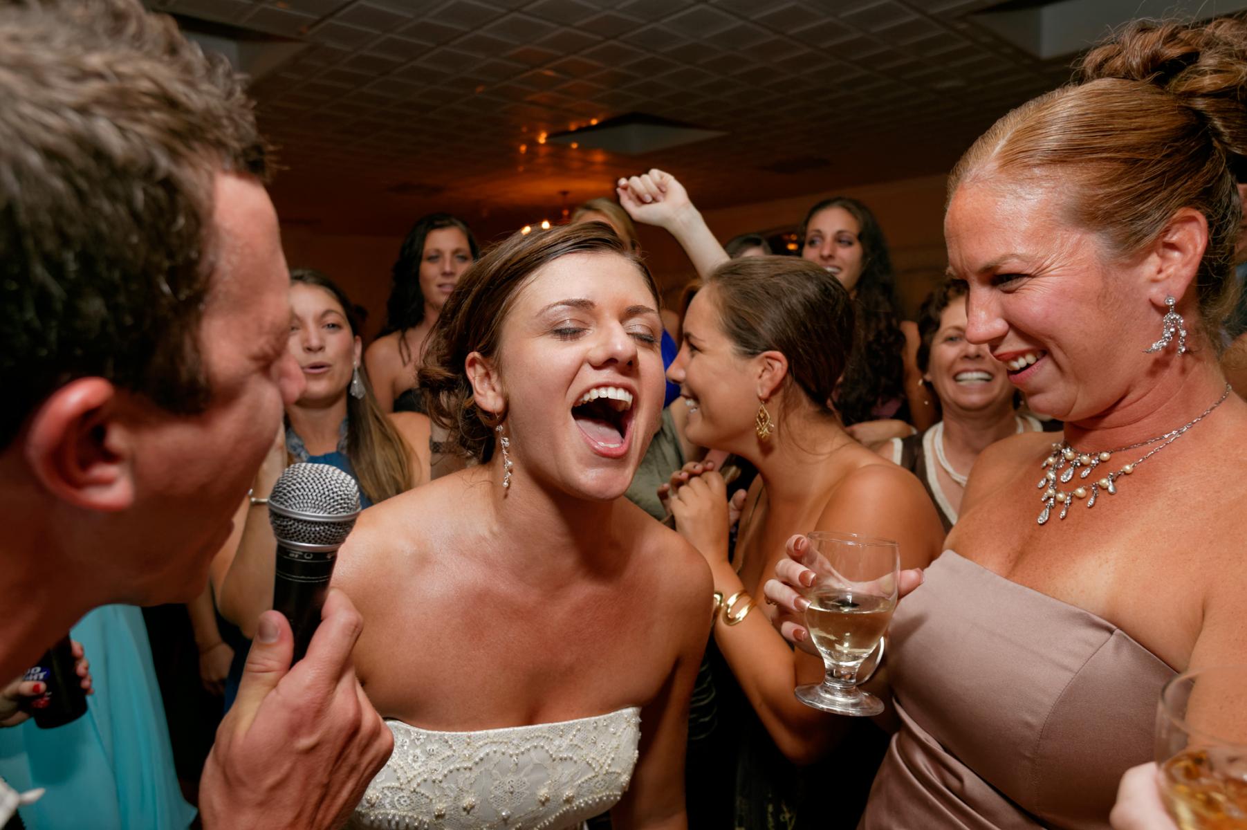 wedding dancing bride